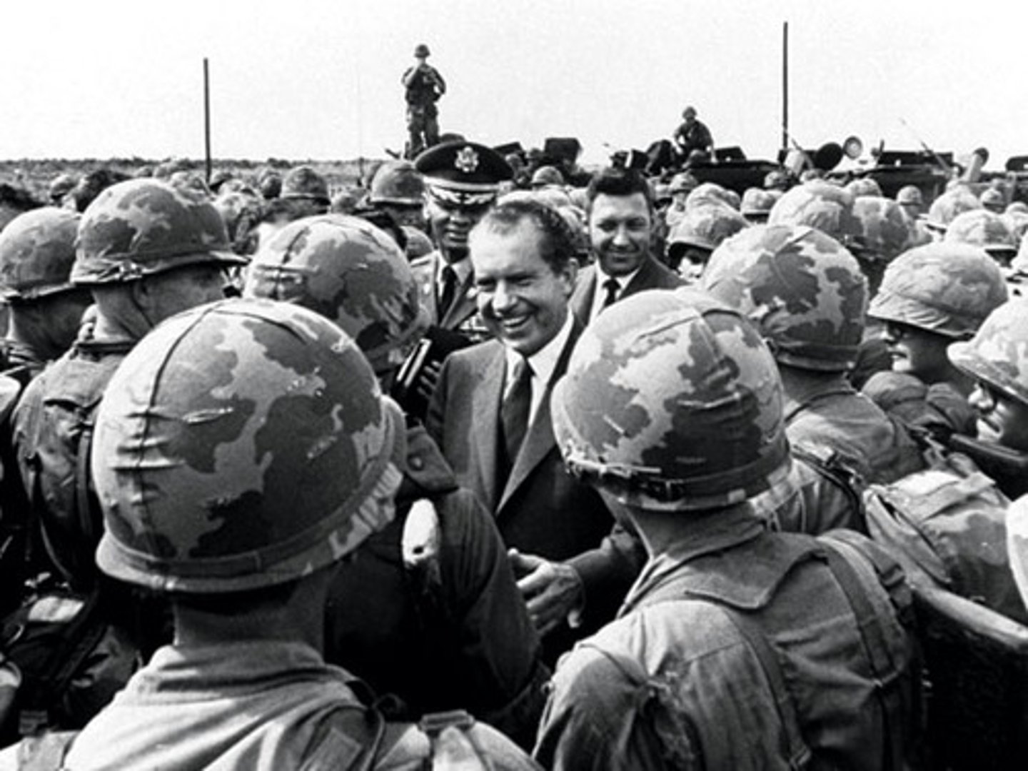 <p>President Richard Nixons strategy for ending U.S involvement in the Vietnam war, involving a gradual withdrawal of American troops and replacement of them with South Vietnamese forces</p><p>La estrategia del presidente Richard Nixon para poner fin a la participación estadounidense en la guerra de Vietnam, que implicaba una retirada gradual de las tropas estadounidenses y su reemplazo por fuerzas survietnamitas.</p>