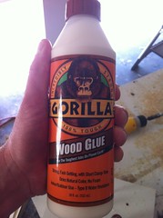 <p>Used to glue wood to wood(recommended to use other fasteners with wood glue)</p>
