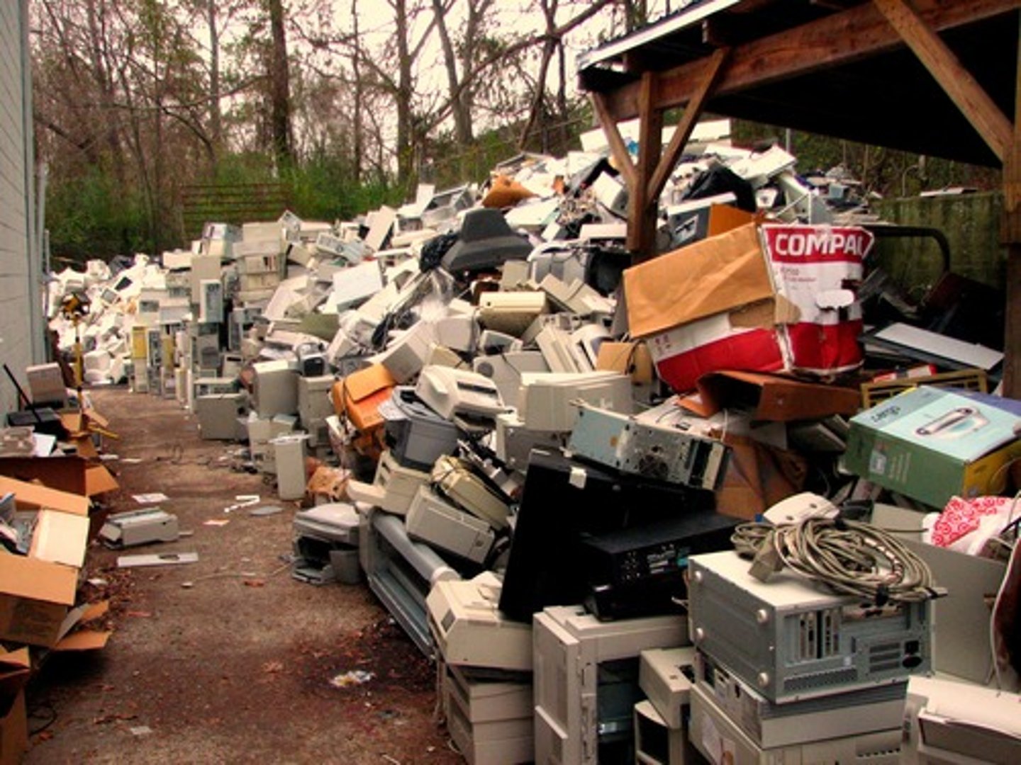 <p>discarded electronic equipment such as computers, cell phones, television sets, etc.</p>