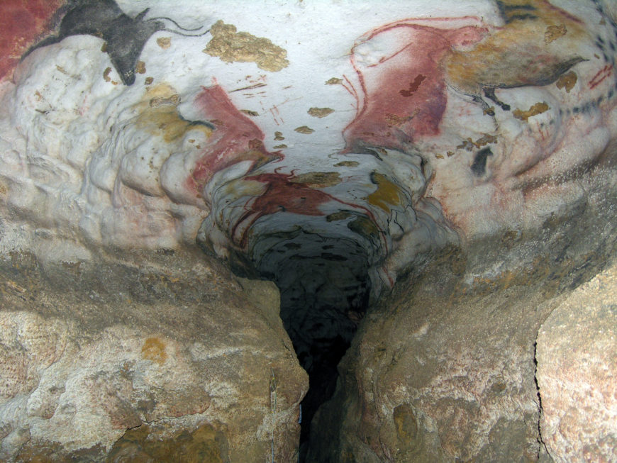 <p>Hall of Bulls, Lascaux</p>