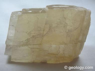 <p>white or colorless, range from vitreous to dull luster, 3 hardness</p>