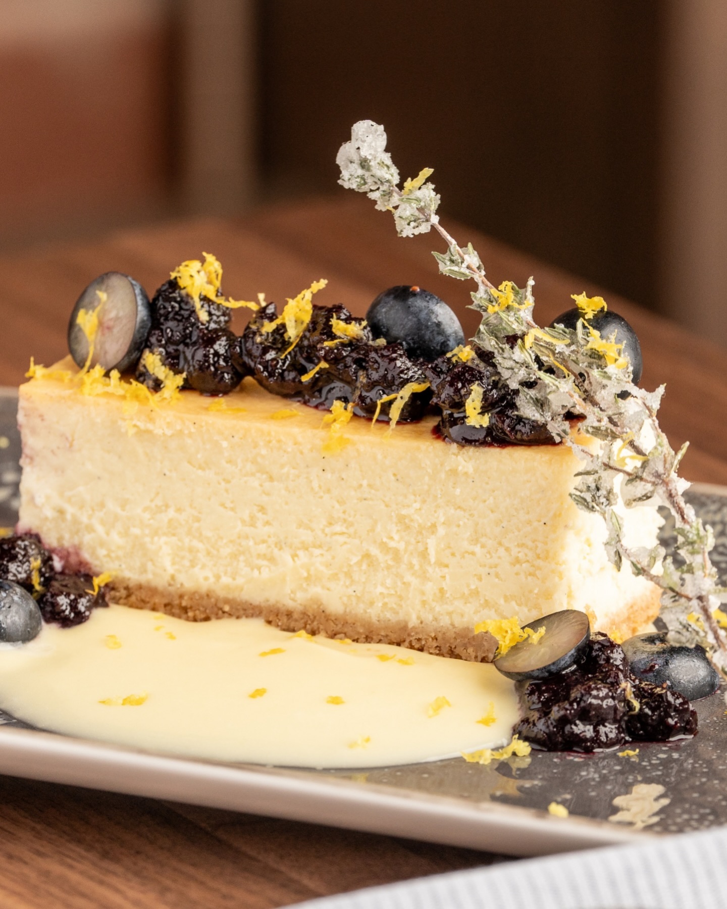 <p>Vanilla Mascarpone Cheesecake</p>