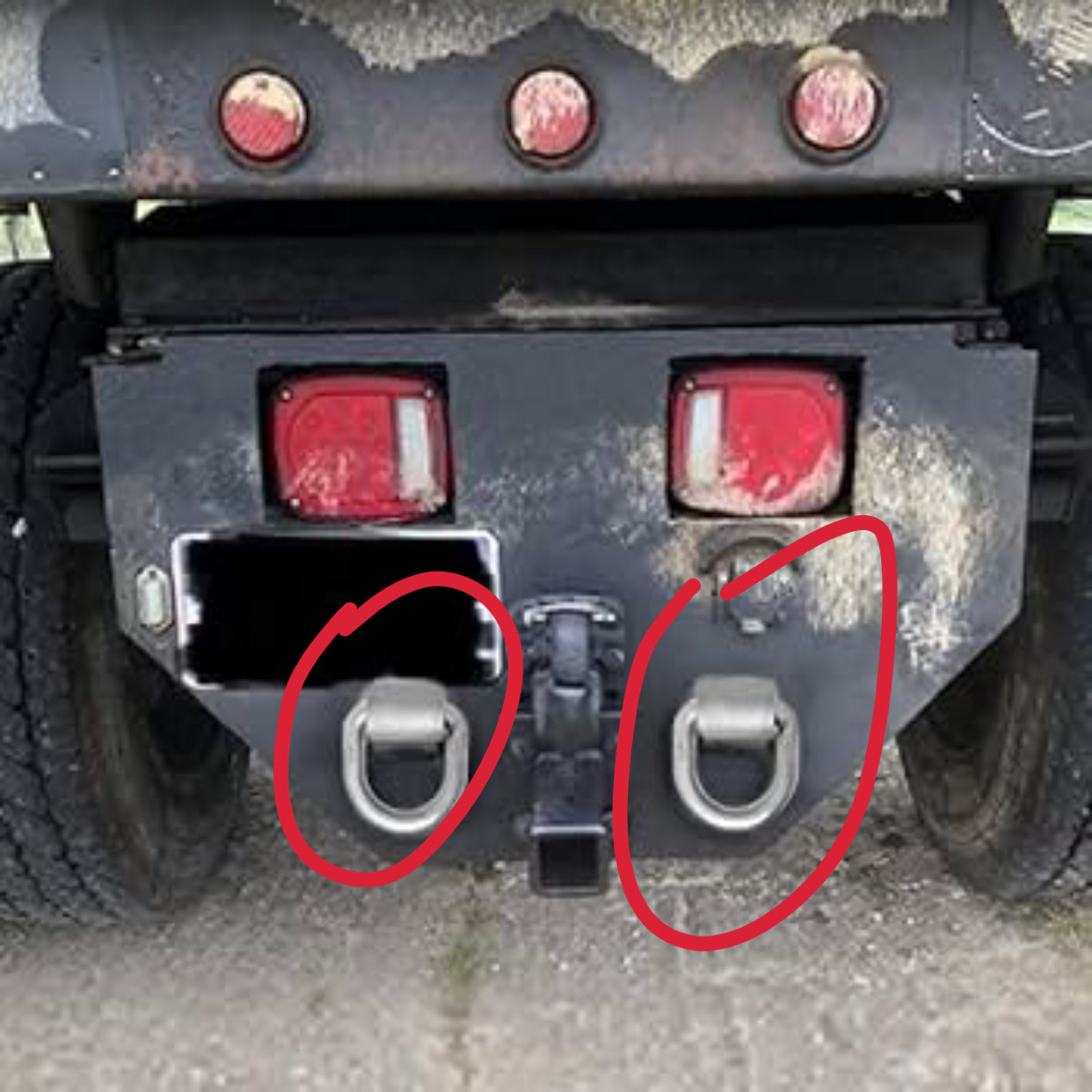 <p>Saftey devices (d-rings)</p>
