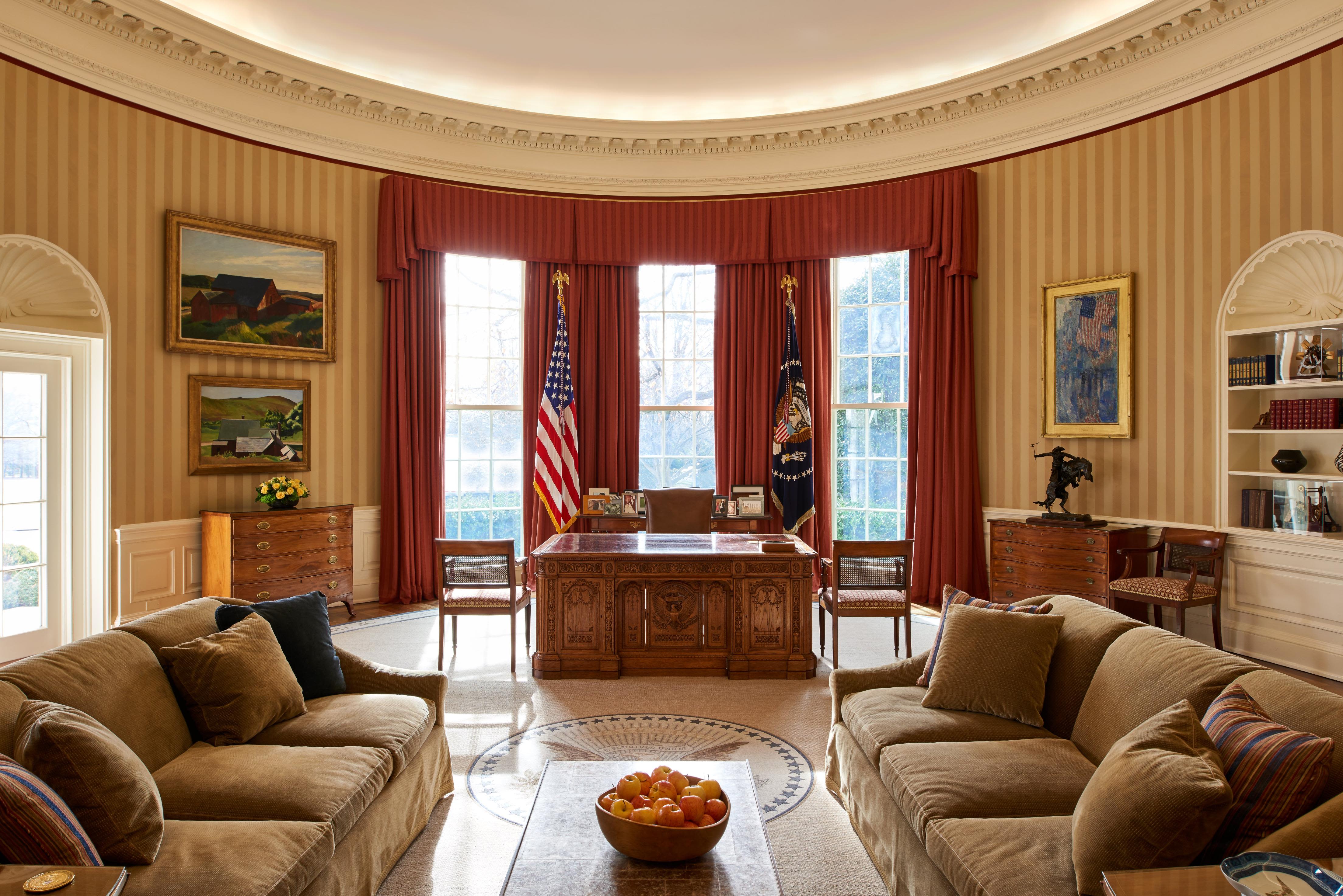 <p>Who designed the oval office for Barack Obama</p>