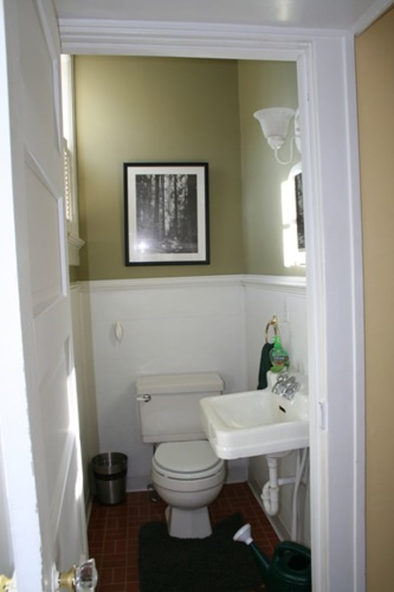 <p>toilet</p>