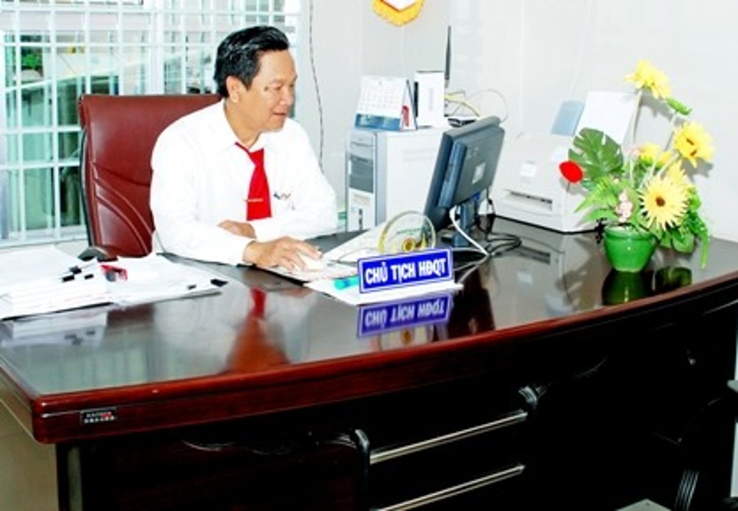 <p>chủ tịch (công ty）</p><p>HỘI TRƯỜNG</p>