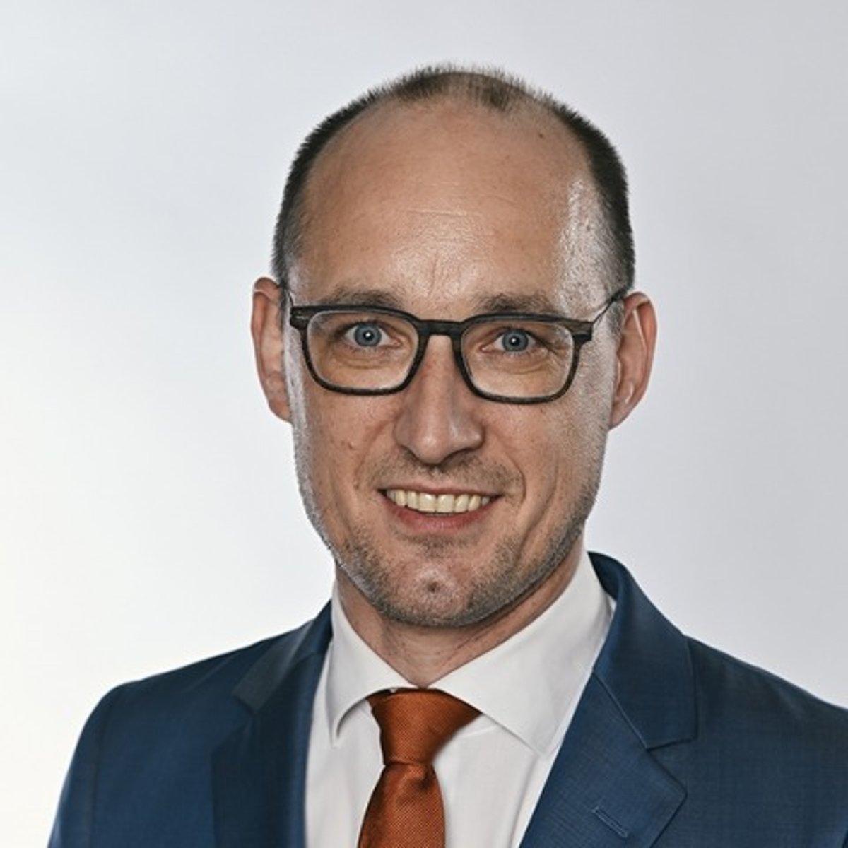<p>CD&amp;V, Vice-eersteminister</p><p>minister van Begroting, belast met Administratieve Vereenvoudiging</p>