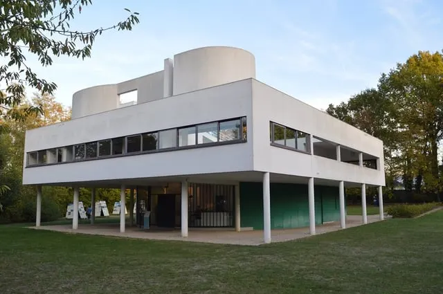 <ul><li><p><strong>ID:</strong> Le Corbusier, 1929 CE, Reinforced concrete, France</p></li><li><p><strong>Content:</strong> A modernist house elevated on stilts (pilotis) with ribbon windows and geometric simplicity.</p></li><li><p><strong>Function:</strong> Showcases efficiency and function in architecture.</p></li><li><p><strong>Context:</strong> Embodies Le Corbusier’s <em>Five Points of Architecture</em>, emphasizing clean, open spaces.</p></li><li><p><strong>Form:</strong> Minimalist design, white surfaces, sleek geometric forms.</p></li></ul><p></p>