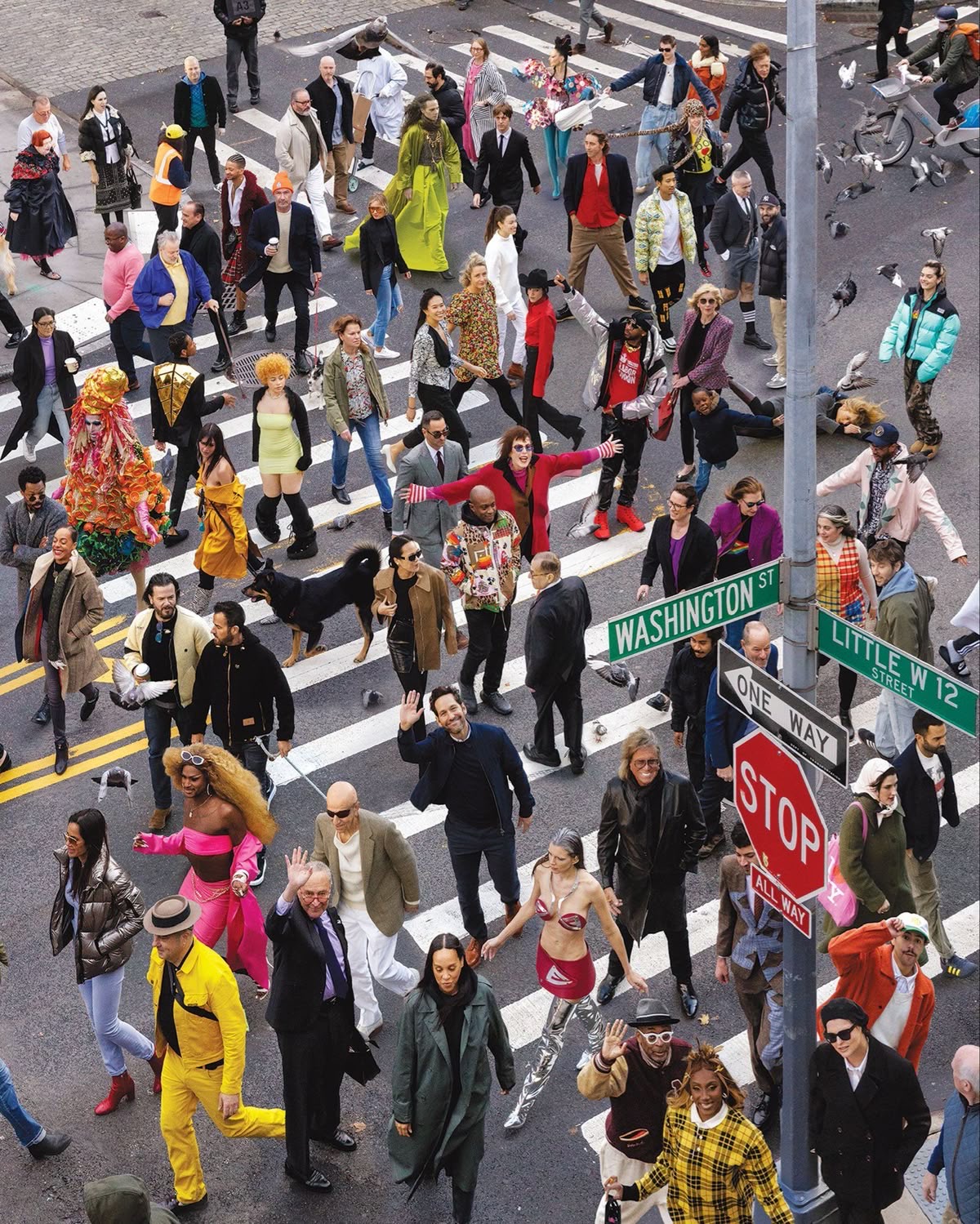 <p>Bustling (adj)</p>