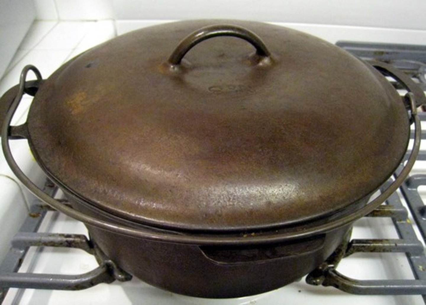 <p>soup kettle/dutch oven</p>