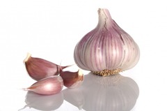<p>a clove of garlic</p>