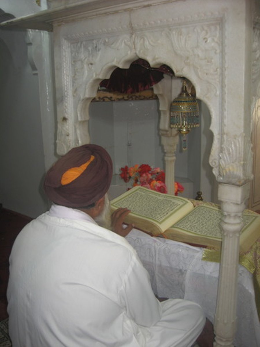 <p>spiritual teacher/guide who are meant to dispel darkness from ones mind</p>