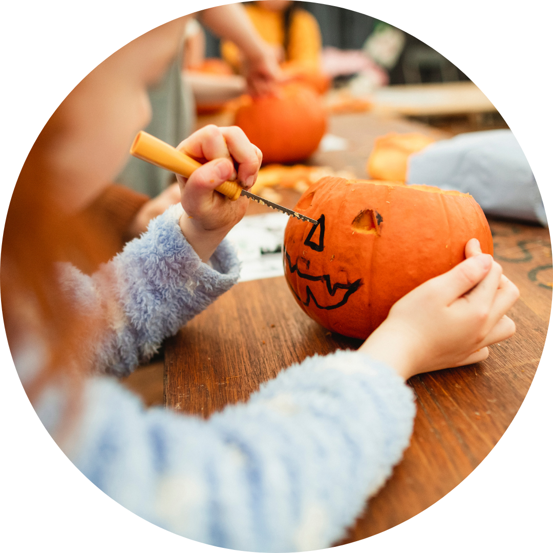 <p><span><strong>cut shapes into a large orange fruit for decoration</strong></span></p><p><span>Every year, we gather to carve pumpkins and create scary faces on them.</span></p>