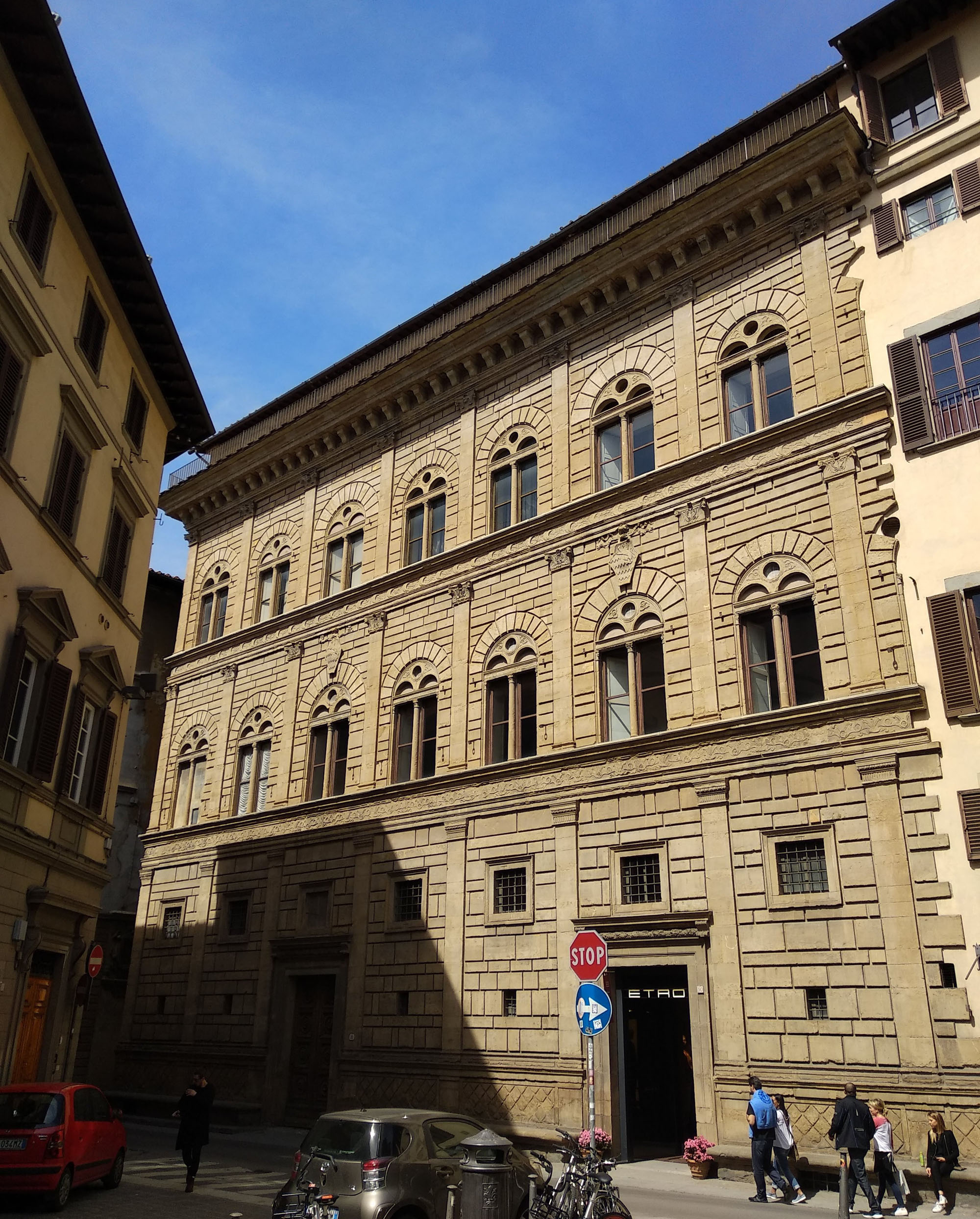 <p>This building located in Florence, was created by?</p>