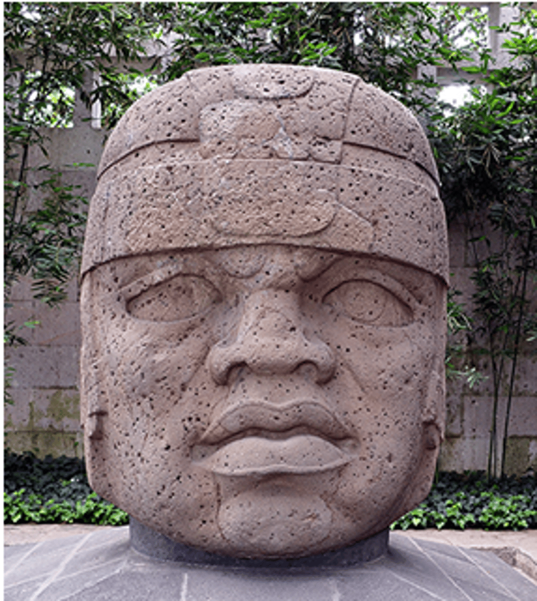 <p>the architecture of the mesoamerican civilization, which flourished c. 1200-500 BCE in the tropical lowlands of the mexican gulf coast, characterized by temple-pyramids and large ceremonial centers</p>