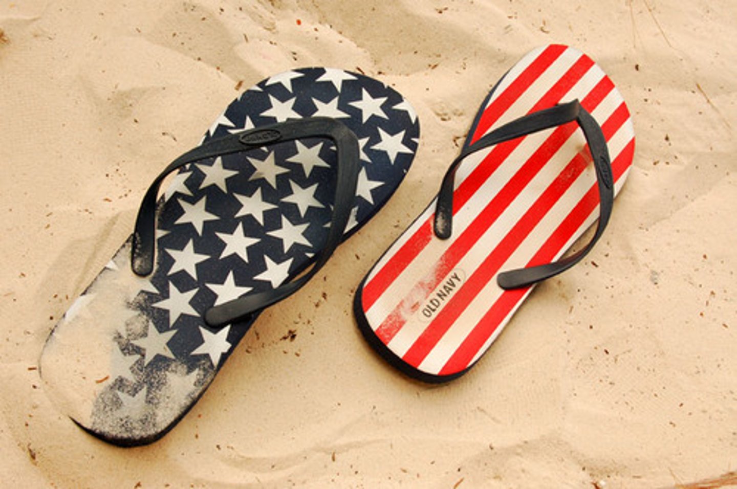 <p>flip-flops</p>