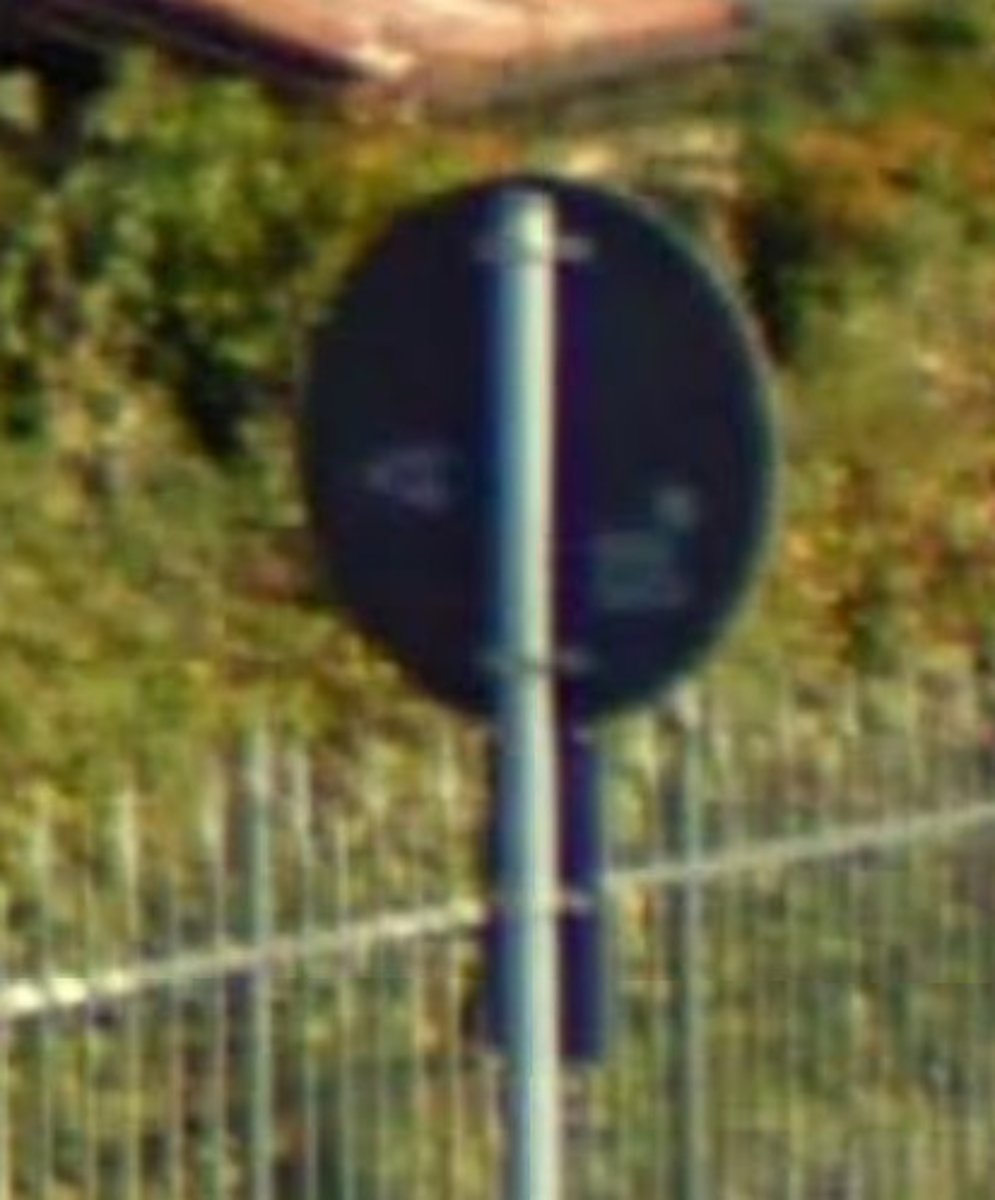 <p>Europe black backed signs</p>