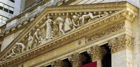 <p><span style="background-color: transparent;"><span>Triangular section above the temple’s façade.</span></span></p>