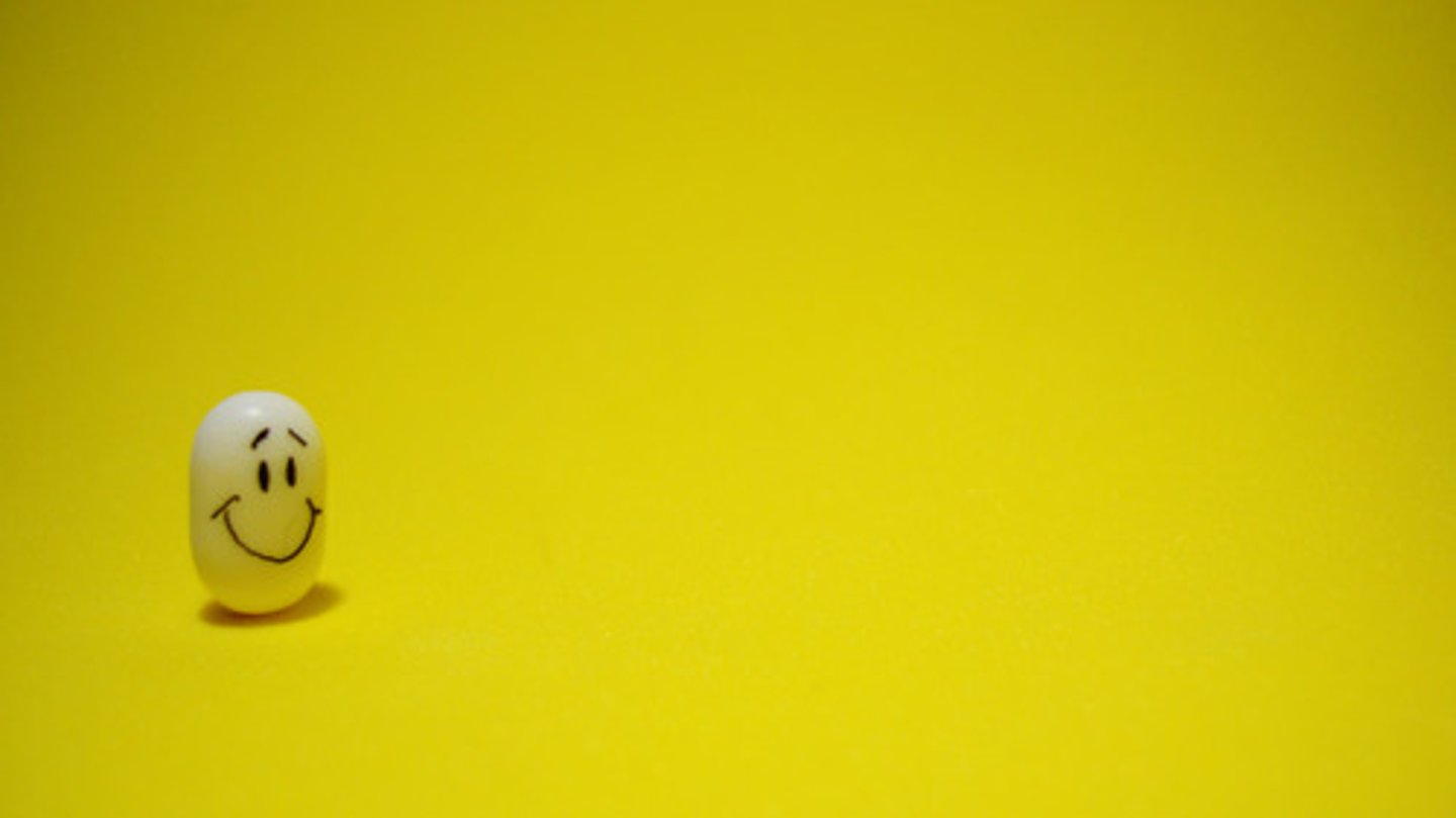 <p>amarillo</p>