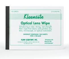 <p>Lens Paper, if using oil, use lens cleaner.</p>