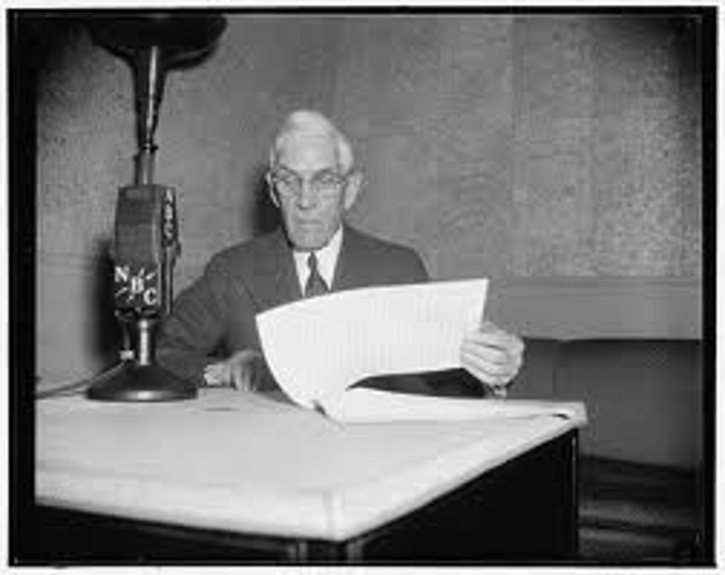 <p>A retired physician who had lost his savings in the Great Depression and promoted a plan, popular with senior citizens, to pay every person over sixty years old $200 a month, provided that the money was spent within the month. One estimate had the scheme costing one-half of the national income.</p>