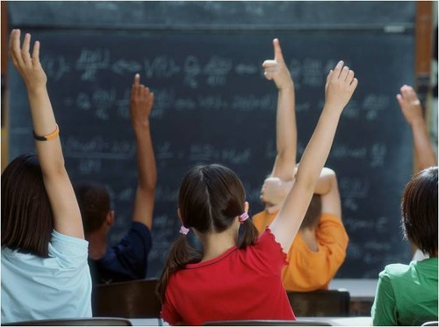 <p>sự tham gia, gắn kết The teacher encouraged more student (_____) .</p>