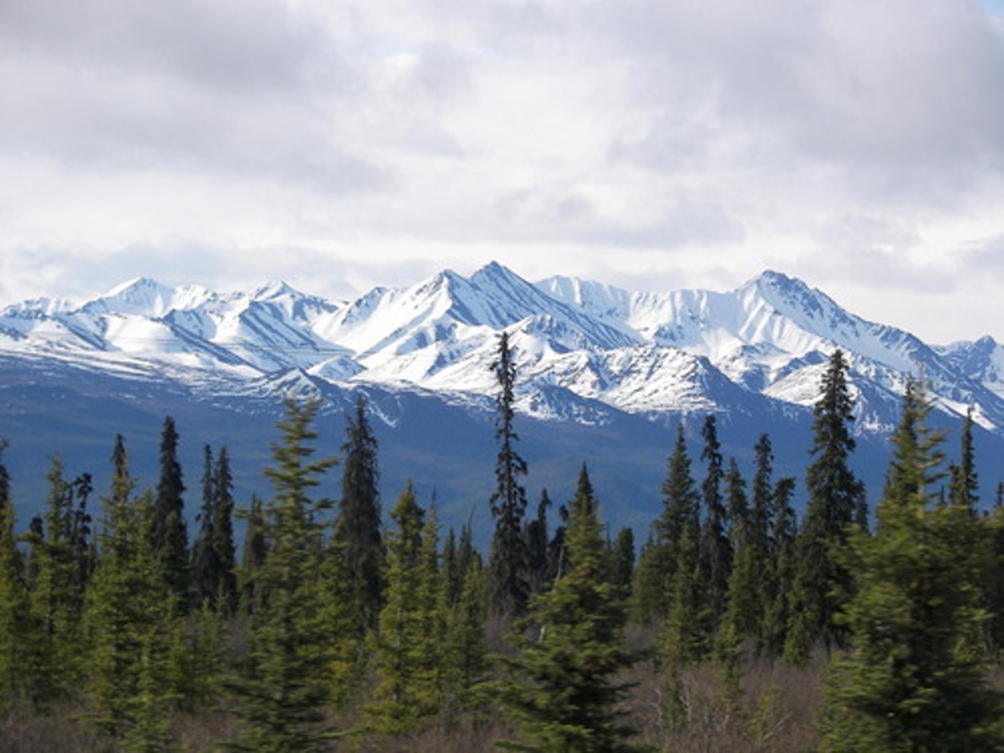 <p>a group or chain of connected mountains</p>