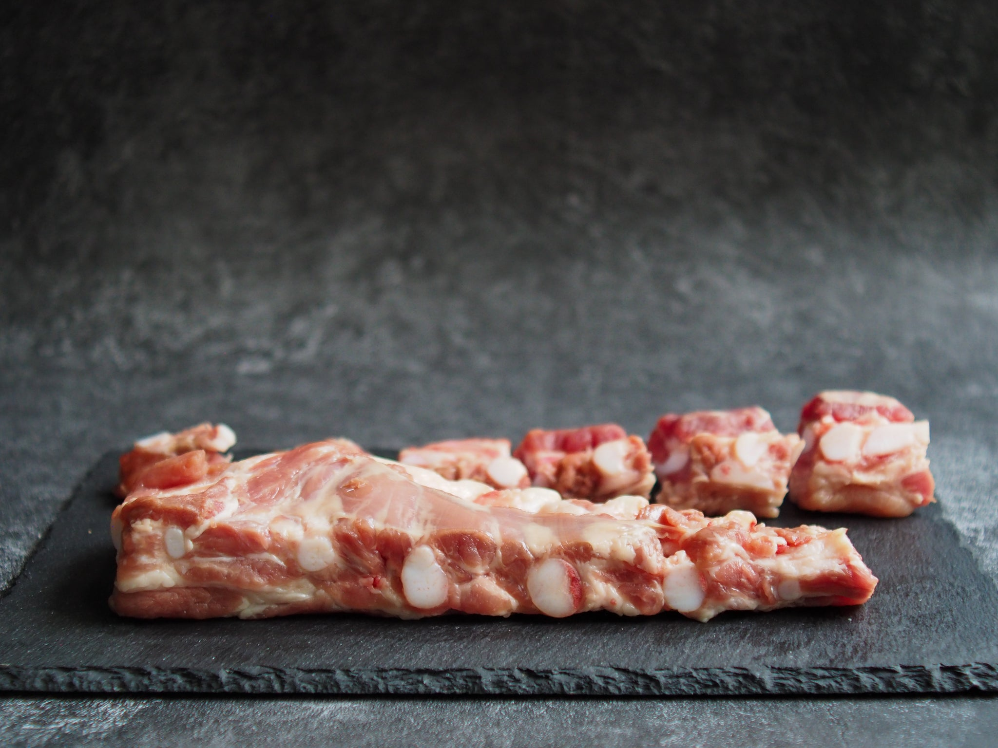 <p>Tips of the gross spare ribs from the belly (BISO)</p><p>Nilaga, Baked ribs, Braised ribs</p>