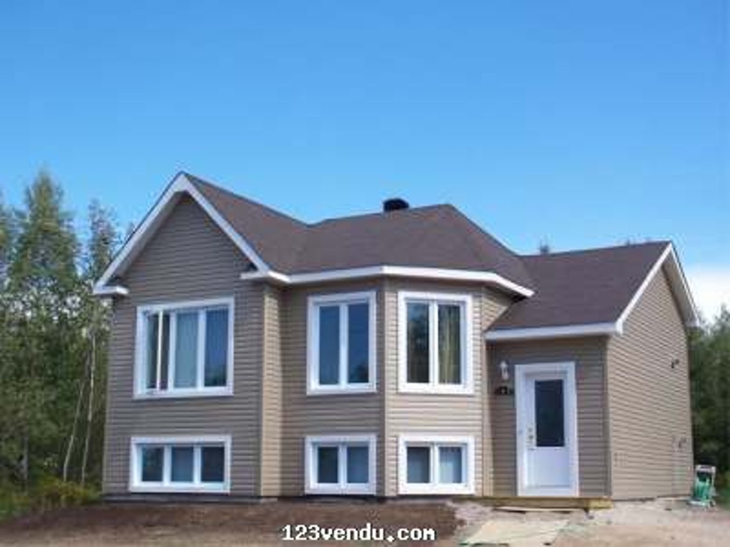 <p>het is een nieuw huis</p>