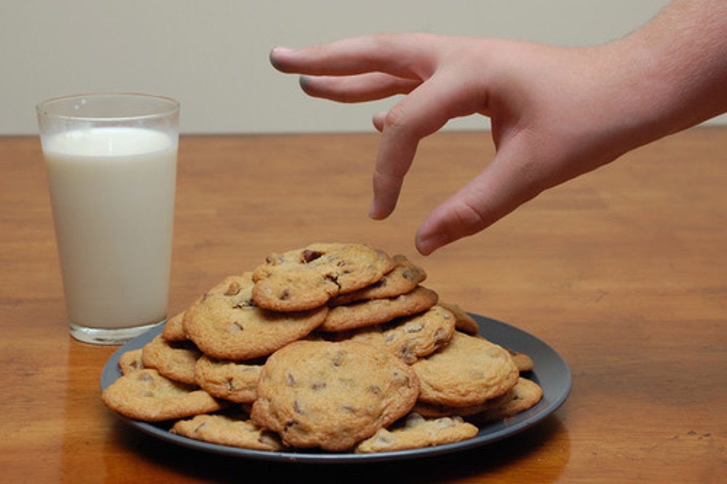 <p>I just ___ one cookie.</p>