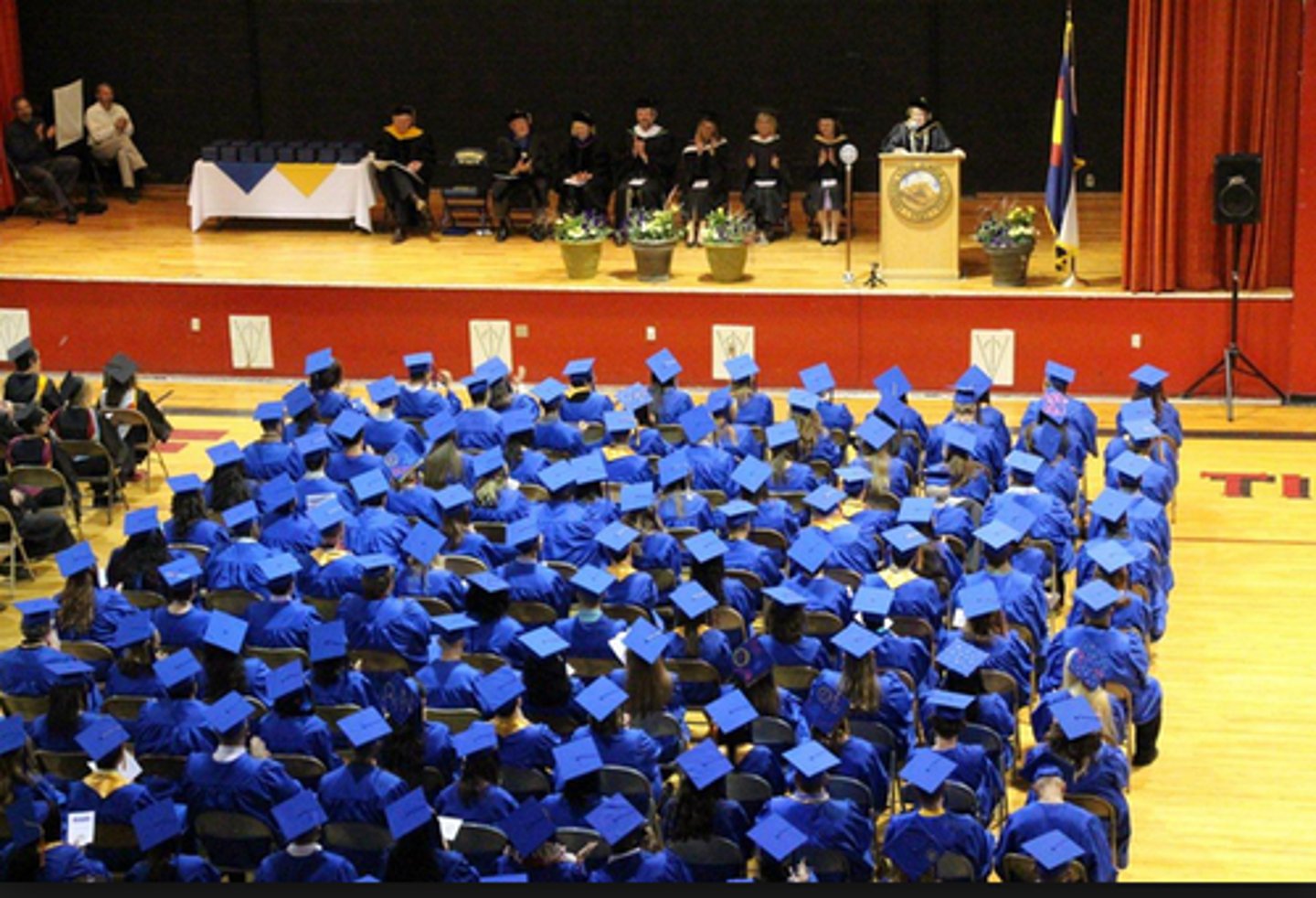 <p>(n): sự tốt nghiệp, lễ tốt nghiệp</p>