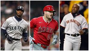 <p>Baseball players</p><p>Baseball players are in two teams of nine as offense in batting and defense in fielding.</p>