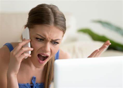 <p>(v) phàn nàn, khiếu nại</p>