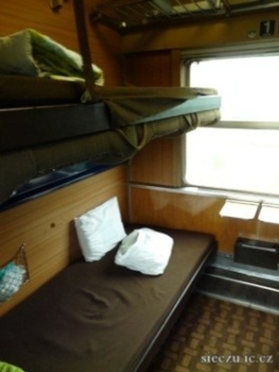 <p>giường ngủ trên tàu</p>