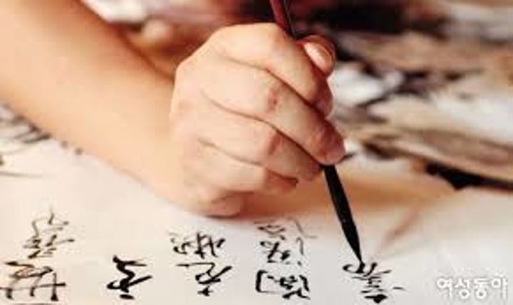 <p>Calligraphy is the traditional Chinese character writing art. After thousands of years of development, Chinese calligraphy has become a unique style art. Common calligraphy fonts include seal script (zhuànshu), official script (lì shu), regular script (kǎishu), cursive script (cǎoshu) and running script (xíngshu). There are many famous calligraphers in Chinese history, such as: Wang Xizhi , Ouyang Xun and so on. After years of practice, they have formed different styles, which have made the art of Chinese calligraphy reach a very high level. The tools of calligraphy are "four treasures of the study" : brush, ink (mò), paper, inkstone (yàn). A pen is a brush; ink is a paint used for writing and drawing ; the paper used for calligraphy and painting is called rice paper, this kind of paper is not only white, but also soft; inkstone is a tool for grinding (mó) ink. To learn calligraphy, first must learn to use a brush, and beginners should first learn from regular script. The art of Chinese calligraphy not only reflects the Chinese people's understanding of beauty, but also expresses (biǎodá) the thoughts and feelings of calligraphers</p>