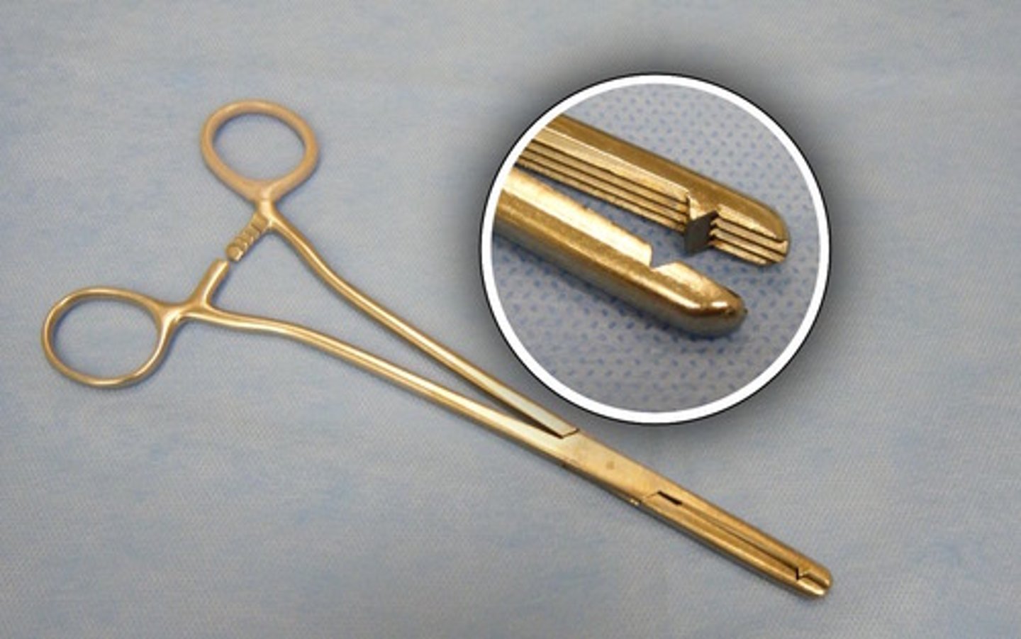 <p>used to clamp tissue along the length of the cervix during a TAH</p>