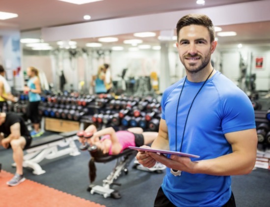 <p>el entrenador</p><p>Llamé a mi entrenador para que me enseñara kung fu.</p>