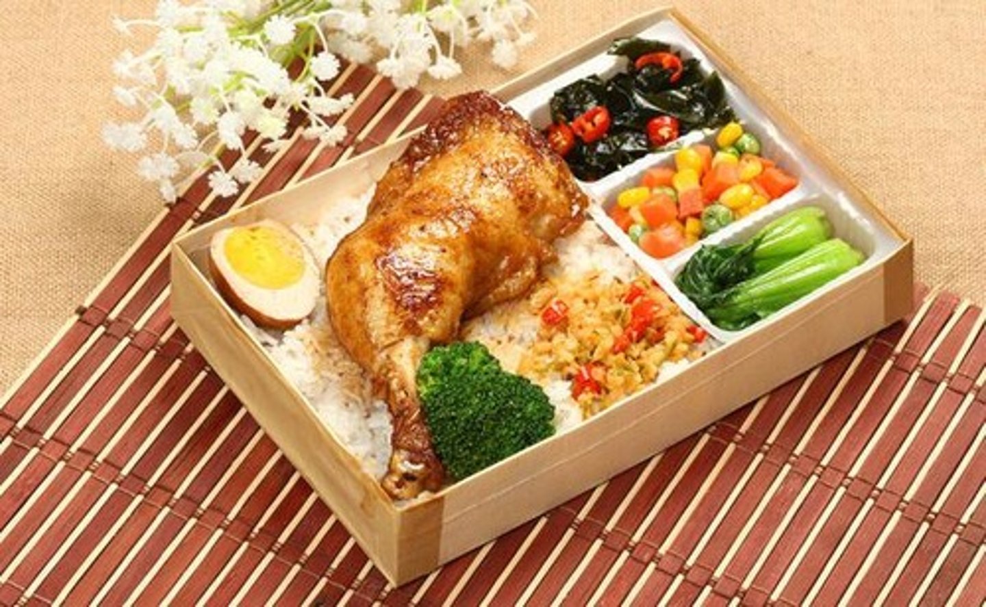 <p>hé fàn - box lunch</p>