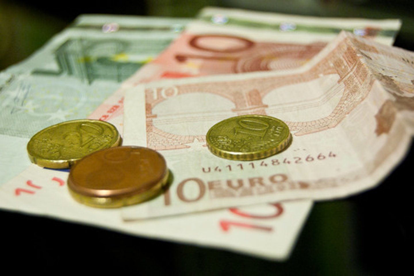 <p>to earn money</p>