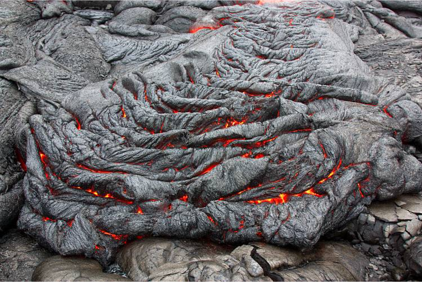 <p>-a lava flow with a surface texture of smooth, glassy, ropelike ridges -hot -lower viscosity -steeper, faster flow</p>