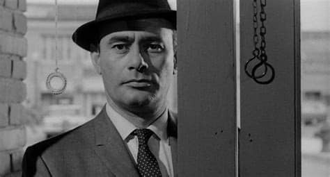 <p><span>Who plays Milton Arbogast in </span><em>Psycho </em><span>(1960)?</span></p>
