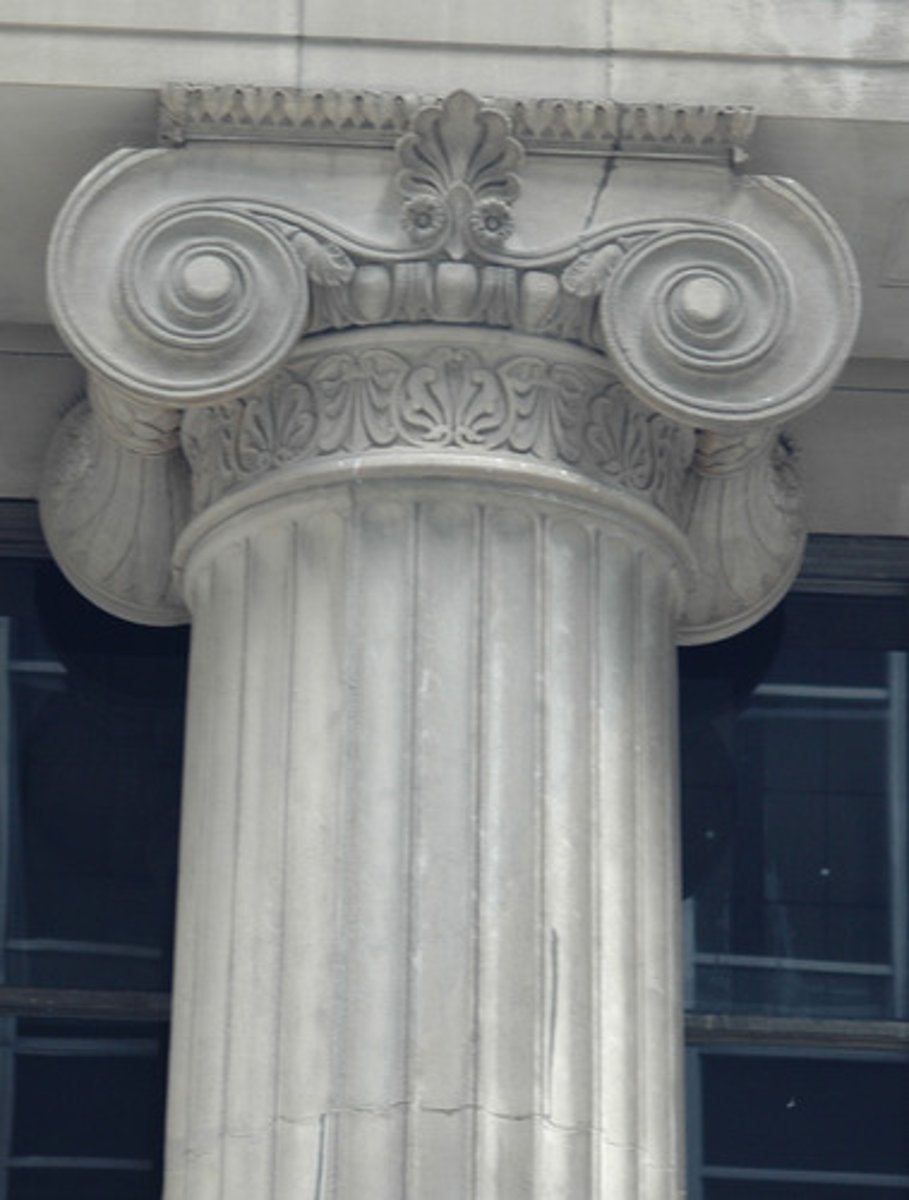 <p>an order of Greek architecture that features columns with scrolled capitals and an upper story with sculptures that are in friezes; preferred by Greek island architects</p>