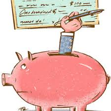 <p><strong>If you ~, you manage to live on very little money in order to pay for something:</strong></p><ul><li><p><span><em>I've been _ all year to pay for our holiday.</em></span></p></li><li><p><span><em>My parents _ to pay for my education.</em></span></p></li><li><p><span><em>They _ but still they couldn't afford an apartment.</em></span></p></li></ul><p><span>= </span>Bủn xỉn và keo kiệt → chắt chiu, sống với đồng tiền ít ỏi để có thể trả đủ tiền cho cái gì</p><p>SYN <strong><u>tighten your belt</u></strong></p>