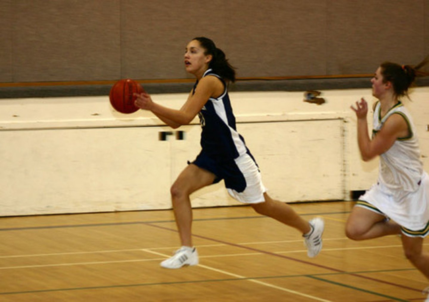 <p>to play basketball</p>