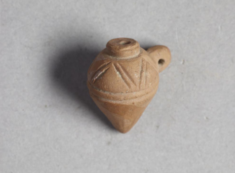 <p>Miniature perfume vessel</p>