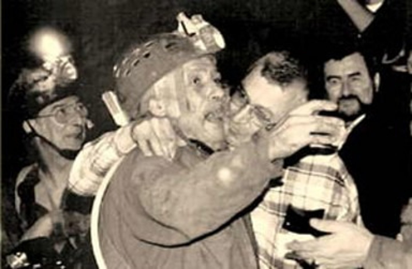 <p>Isolation study found that Humans naturally follow-</p><p>- ex: michel siffre cave experiment</p>