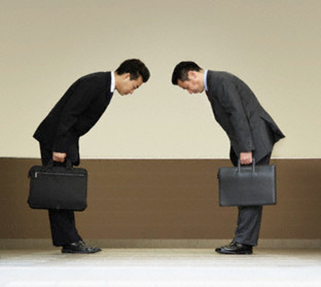 <p>to bend your head or body to show respect : cúi chào</p>