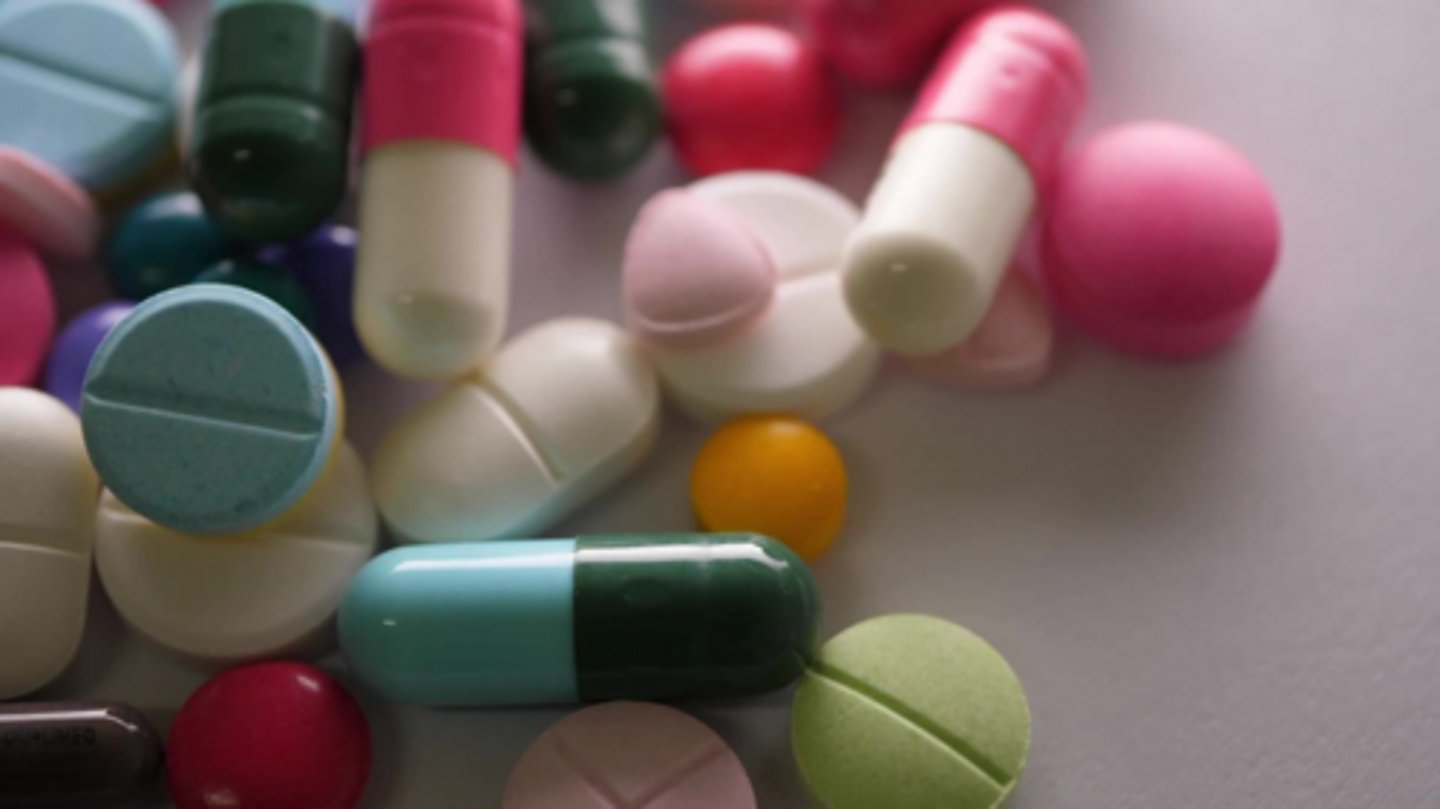 <p>Polydipsia (excessive thirst), Polyuria (excessive urination), Polyphagia (excessive food intake), unexplained weight loss, weakness, and blurred vision.</p>