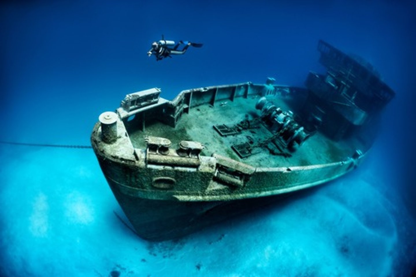 <p>les profondeurs d'un naufrage (depths of a shipwreck)</p>
