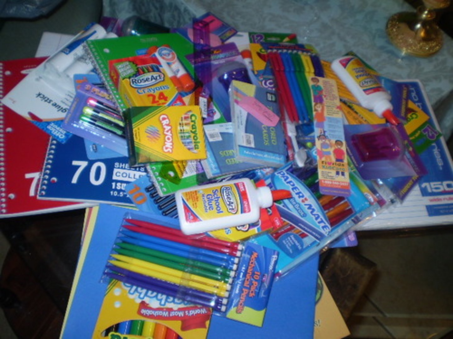 <p>school supplies</p>